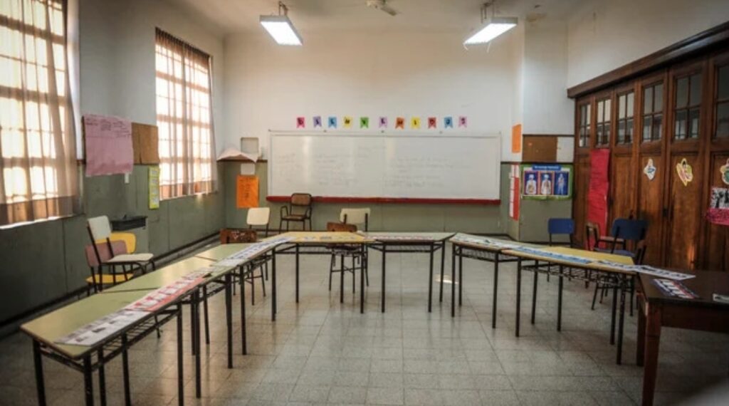 Gobierno argentino autorizó la apertura de las escuelas porteñas para las elecciones de Bolivia