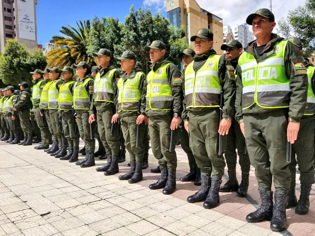 Policía despliega operativo de seguridad ante marcha evista del 16 de mayo en La Paz