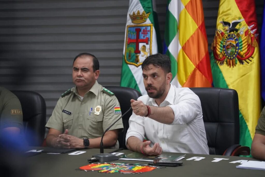Policía ejecutará orden de aprehensión contra Evo Morales si es encontrado en La Paz, advierte ministro del Castillo