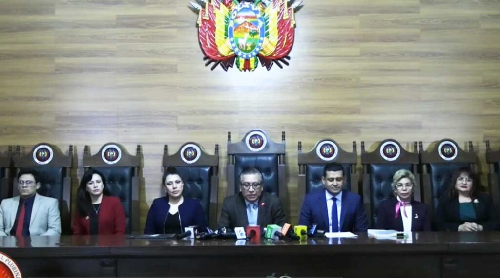 ¿Es legítima la sentencia 007/2025 del TCP en Bolivia? El desafío de los magistrados autoprorrogados