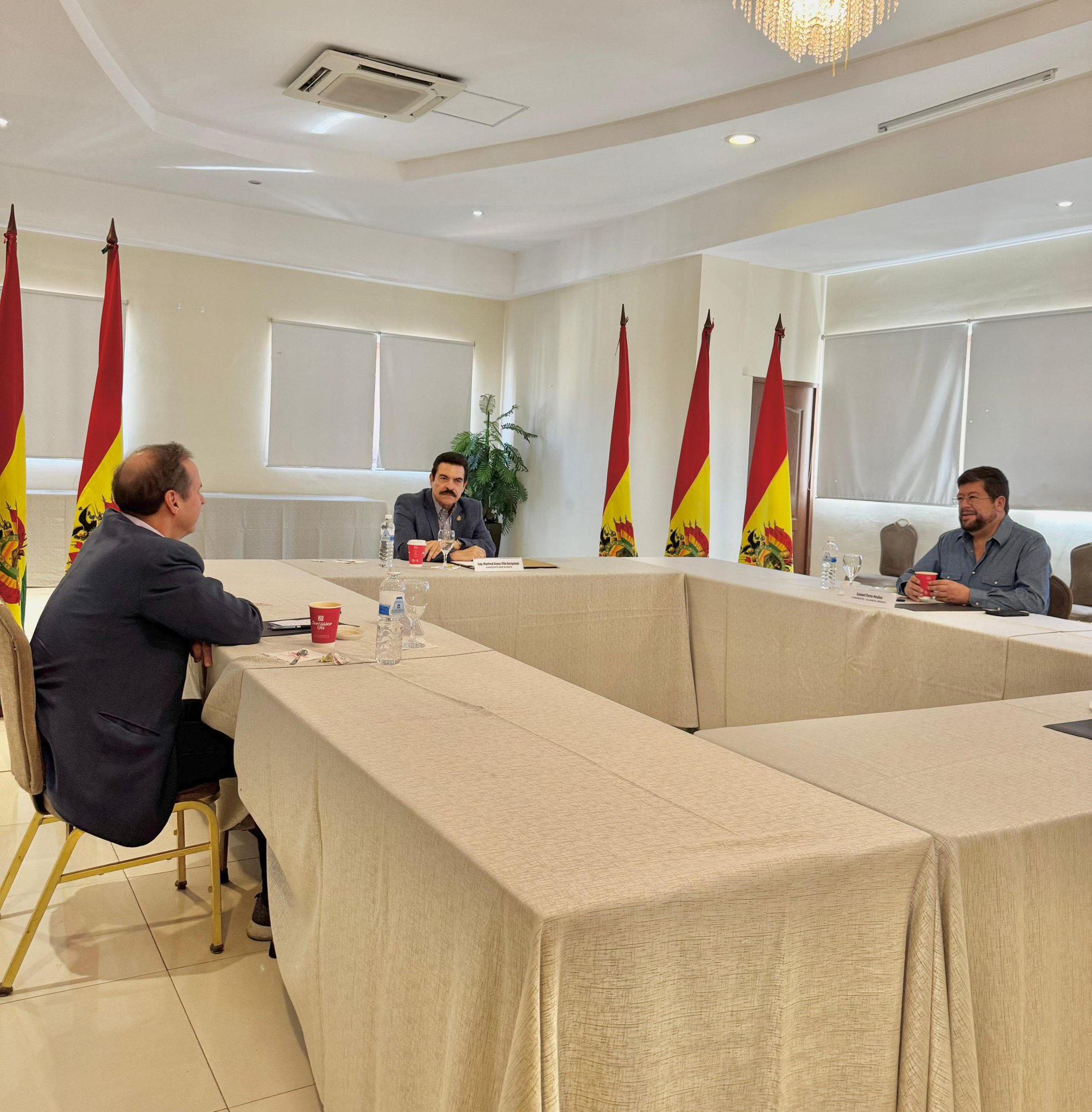 Reencuentro en el ocaso: Reyes Villa, Doria Medina y Tuto Quiroga intentan revivir una oposición fracturada en Cochabamba