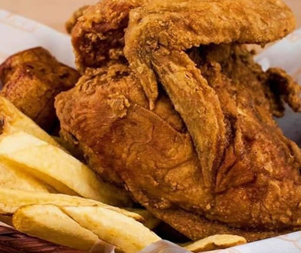 Crisis del pollo en Cochabamba: broasterías cierran, empleos desaparecen y la comida se encarece