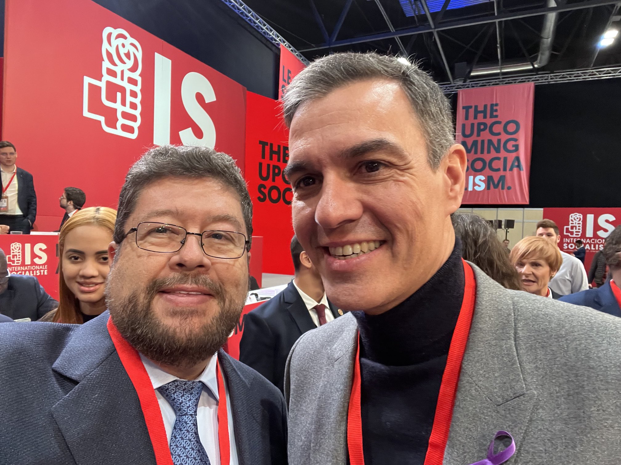 La foto con Pedro Sánchez que revela la estrategia política de Samuel Doria Medina