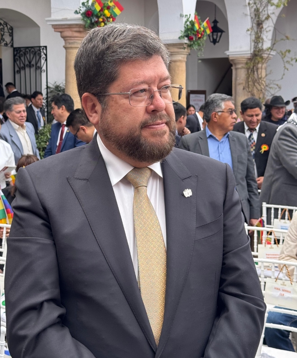 Entre el reciclaje y la falta de opciones: Samuel apuesta por Ever Moya y reaviva viejas sombras