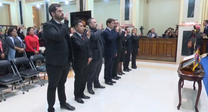 Bolivia evita la acefalía: Lara posesiona a los nuevos vocales del TSE en una sesión decisiva