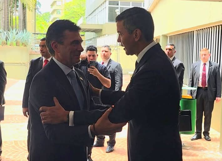 Paz suspende su viaje a Davos para priorizar la agenda interna y economista plantea ajustes clave para reordenar la economía