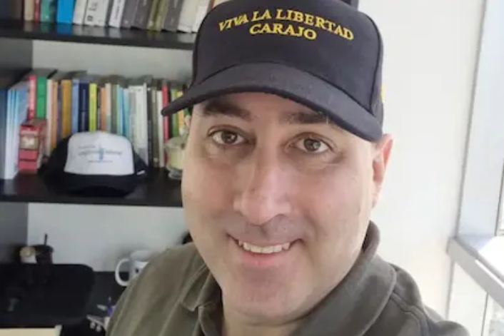 Medios internacionales vinculan a Fernando Cerimedo con el gobierno de Rodrigo Paz y campañas digitales en la región