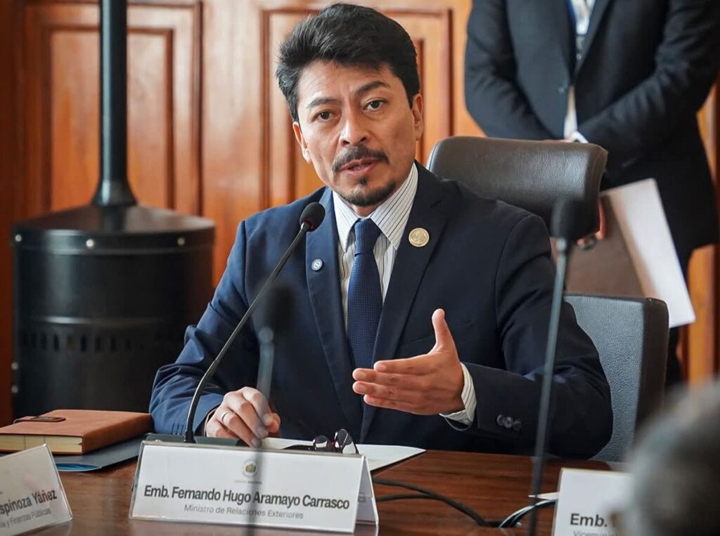 Ley 465 desmiente al Canciller: la “inamovilidad” no impide cambios en la Cancillería