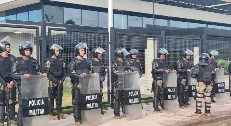 Gobierno militariza YPFB y expone pérdida de control institucional