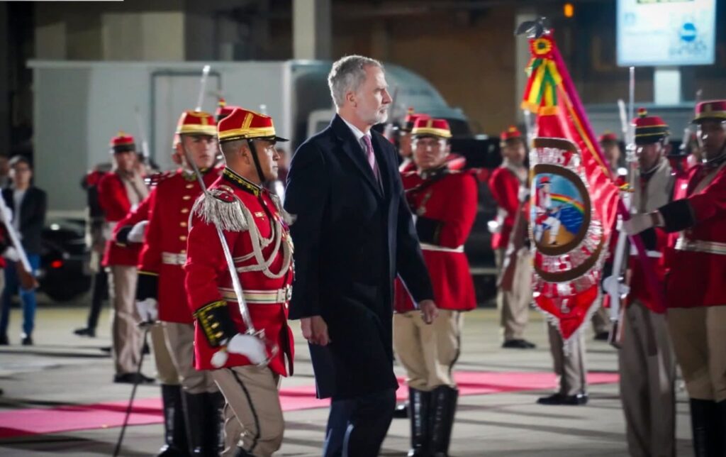La llegada de Felipe VI a Bolivia reabre el debate: entre la diplomacia del presente y las deudas del pasado