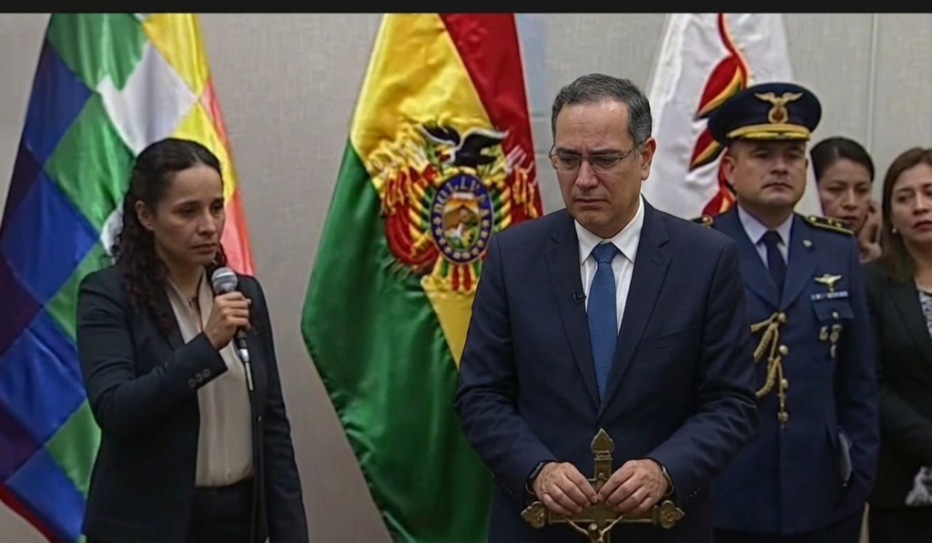 YPFB: cambian al piloto en plena tormenta y el margen de error ya es cero