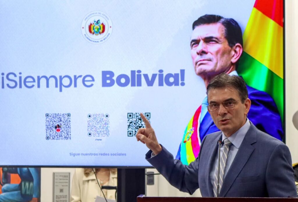 Gobierno ajusta contrataciones y uso de divisas: medidas de forma con efectos de fondo