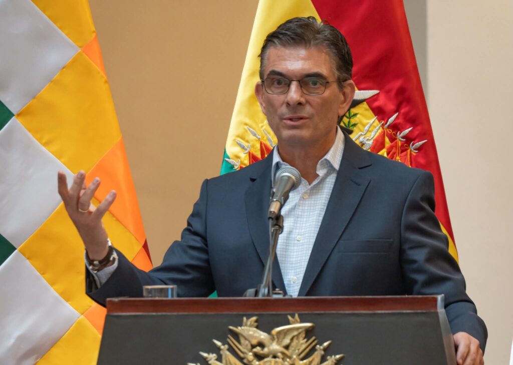 “Reporta tu Tranca”: el Gobierno lanza plataforma contra la burocracia, pero surgen dudas sobre su aplicación real
