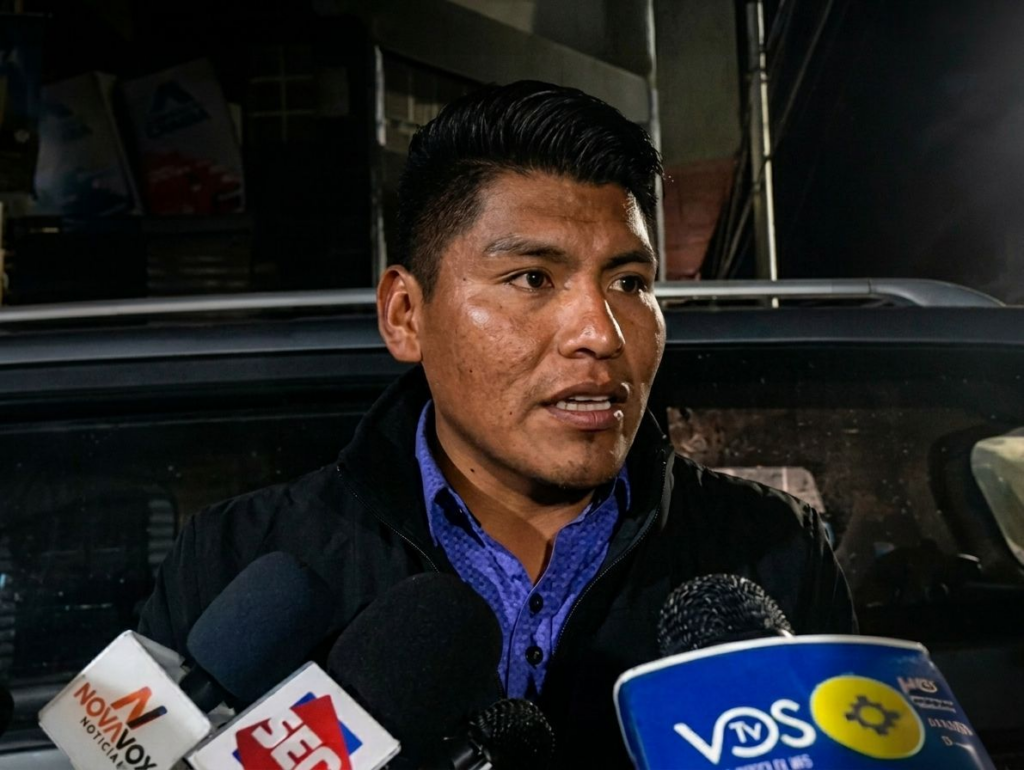 Yahuasi entre la posición del TSE, lo que establece la CPE y la presión social y política
