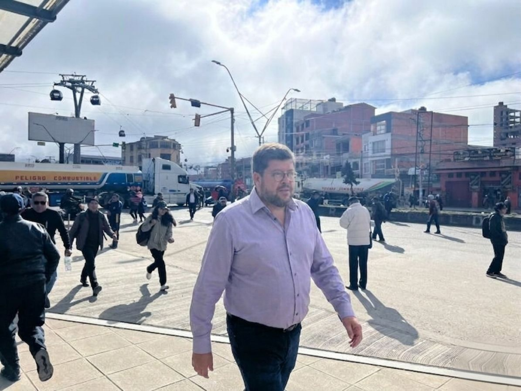 La Paz colapsa por bloqueos y protestas: escasez de diésel destapa el desorden económico en Bolivia