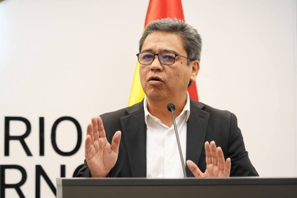 Gobierno defiende intervención y culpa a bloqueos por la crisis, pero persisten dudas sobre el rumbo económico