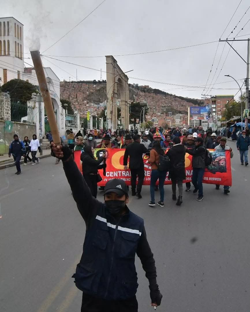 La Paz vuelve a arder: enfrentamientos y gasificaciones marcan otra jornada de crisis en Bolivia