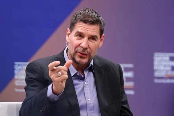 Claure advierte sobre un “colapso económico” y Ríos García cuestiona más endeudamiento para Bolivia