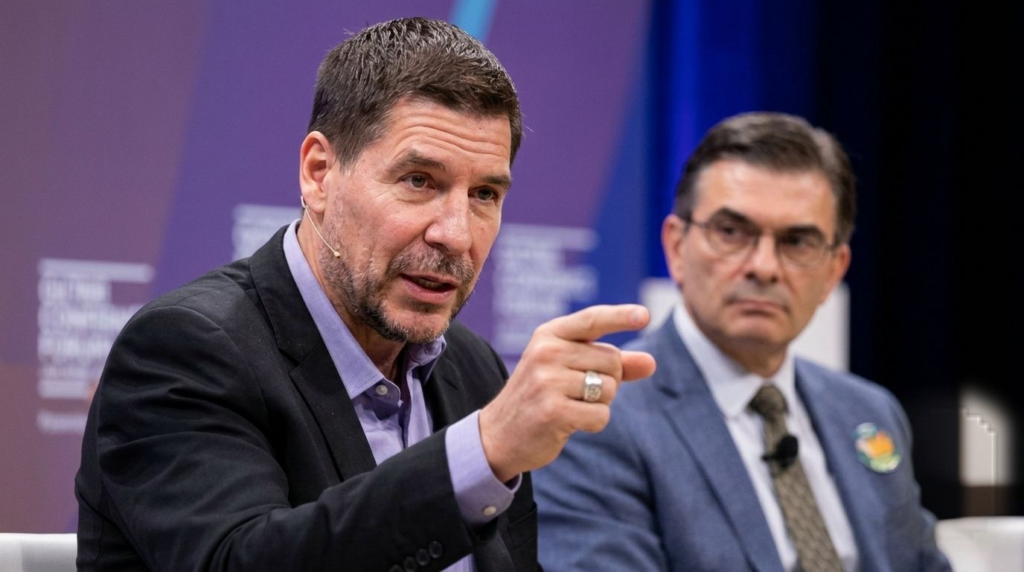 Claure presiona desde EEUU a Rodrigo Paz: “Llegó la hora de poner huevos y enfrentar la crisis económica”