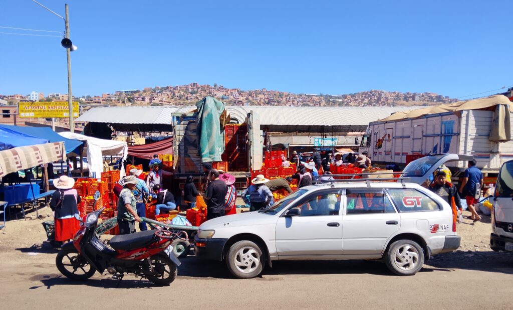 Precios por las nubes y compras cada vez más pequeñas: la señal silenciosa de la crisis en Bolivia
