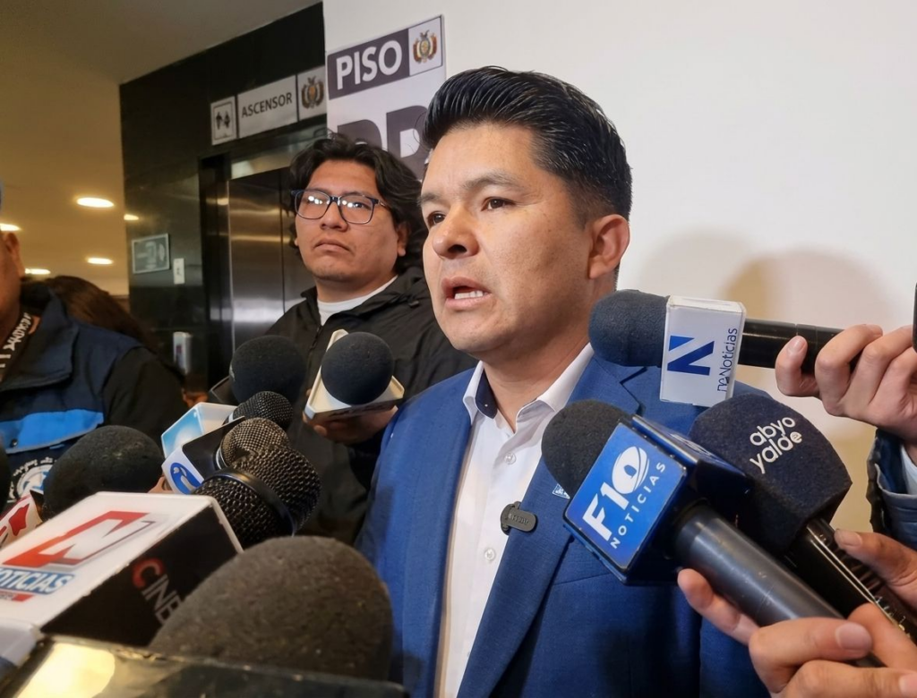 Wilder Veliz: “No existe coordinación” entre el Gobierno y parlamentarios que ayudaron a llegar al poder