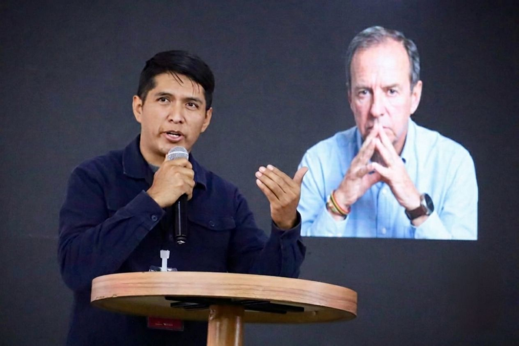 La crítica a Tuto marca el intento de Andrónico por ganar protagonismo político