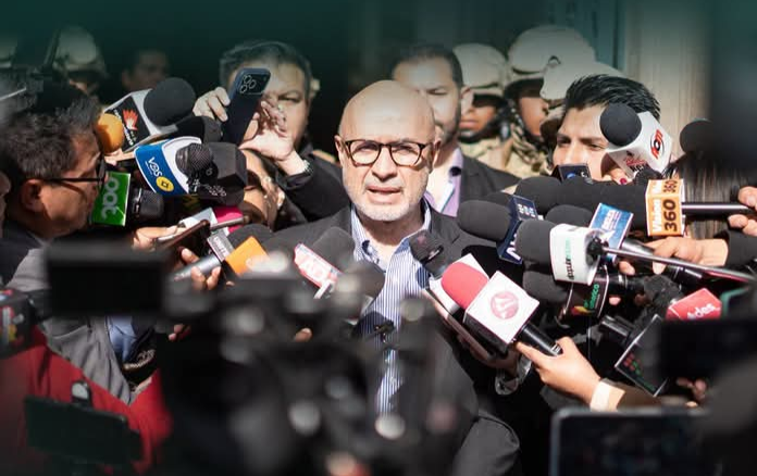 Lupo reivindica el mandato de Paz, pero crece una pregunta en las calles: ¿quién está gobernando la crisis?