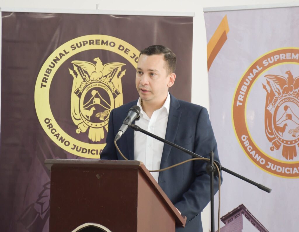 Más presupuesto no basta: la crisis de la justicia boliviana enfrenta problemas de credibilidad y burocracia