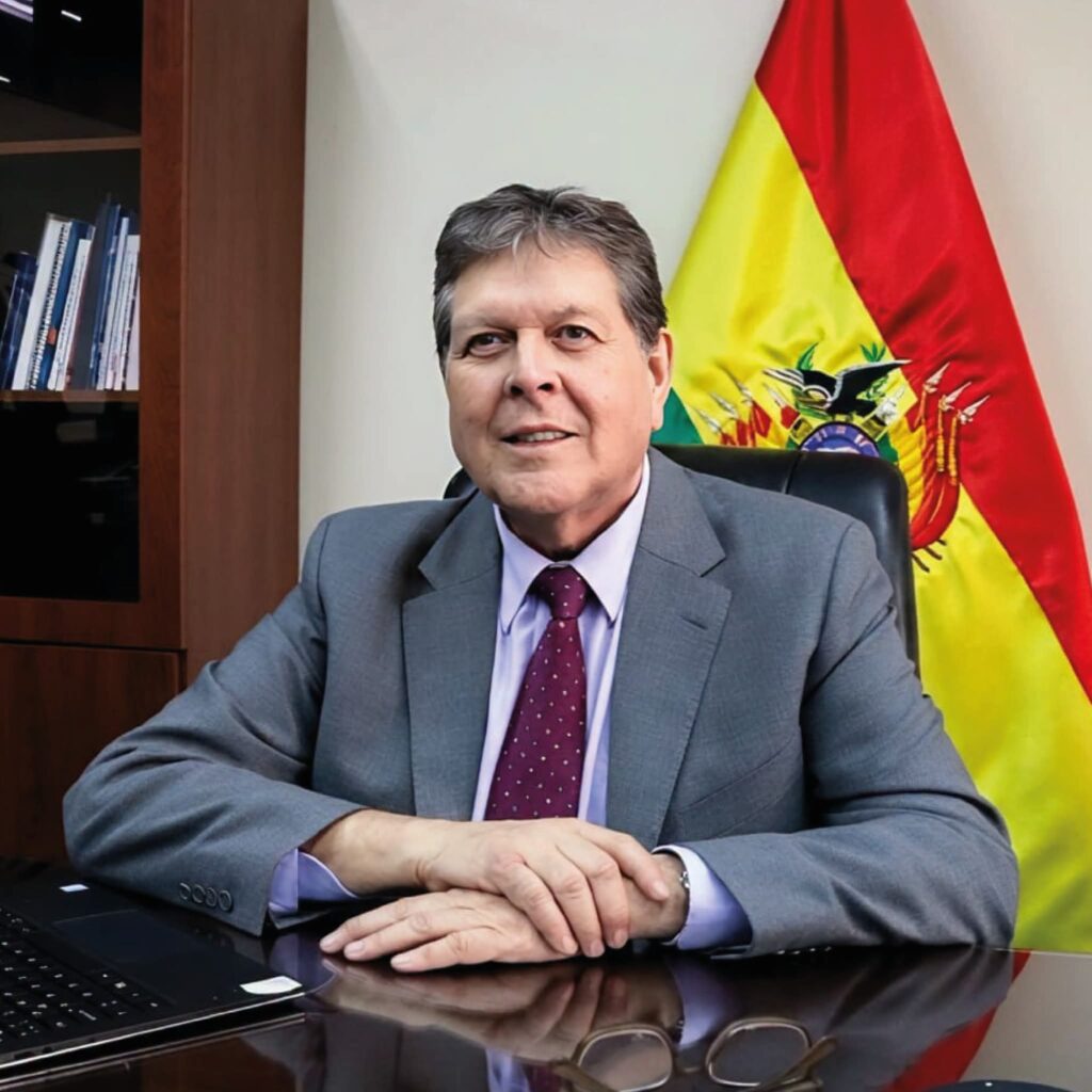 «No tengo bola de cristal»: El ministro Blanco admite que no sabe cuándo acabará la pesadilla del diésel