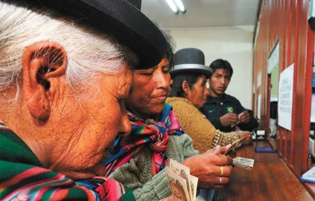 El boliviano se devalúa y los salarios pierden terreno: el golpe más duro llega a los jubilados
